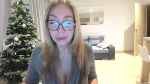 Snapshot of tati74 chatting on 12-16-25, 09:14 tati74 online show from 12-16-25, 09:14