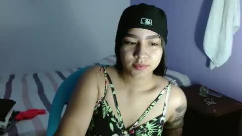 Snapshot of tatiana_quiroz chatting on 10-11-25, 03:06 TATI online show from 10-11-25, 03:06