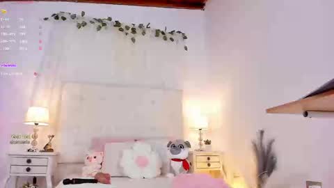 Tatiana      independent girl  online show from 10-23-25, 11:53