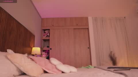 Snapshot of tatikiss_ chatting on 02-12-26, 11:49 Tatiana independent girl online show from 02-12-26, 11:49