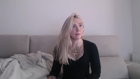 tattoobbgirl online show from 09-30-25, 11:37