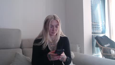 tattoobbgirl online show from 10-15-25, 11:21