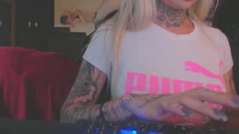 Snapshot of tatuada_safada chatting on 10-09-25, 07:50 tatuada_safada online show from 10-09-25, 07:50