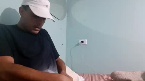 Snapshot of taulerfox chatting on 12-03-25, 07:49 Caito online show from 12-03-25, 07:49