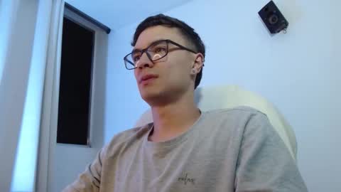 Snapshot of taurus4k chatting on 11-12-25, 02:12 taurus4k online show from 11-12-25, 02:12