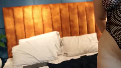 Teylor  Kim online show from 09-24-25, 06:33