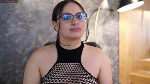 Teylor  Kim online show from 10-25-25, 06:57