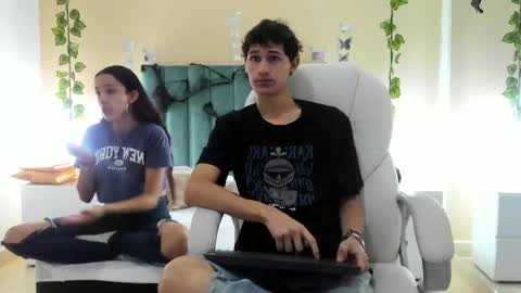 Snapshot of taylor_and_exidt chatting on 10-16-25, 12:39 taylor and exidt online show from 10-16-25, 12:39