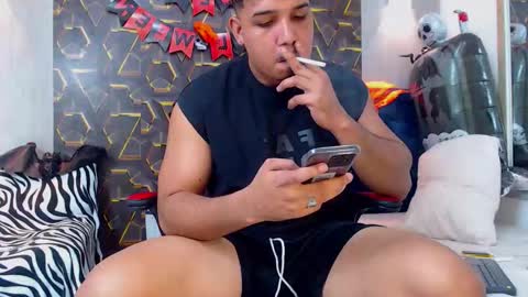 Snapshot of taylor_collins_2 chatting on 10-31-25, 11:17 taylor_collins_2 online show from 10-31-25, 11:17