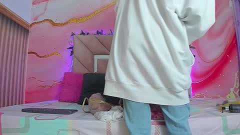 Oriana online show from 12-04-25, 10:57