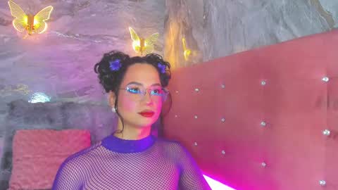 Taylor Sanz online show from 09-17-25, 02:13