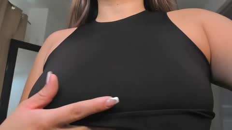 Taylor online show from 12-31-24, 06:46