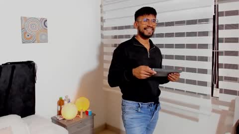 taylormaccurdy_ online show from 09-25-25, 03:16