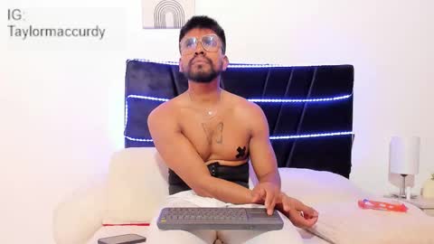 taylormaccurdy_ online show from 12-17-25, 04:02