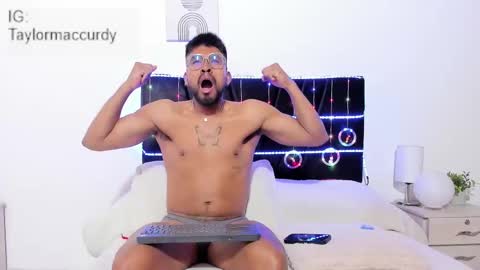 taylormaccurdy_ online show from 12-22-25, 02:36