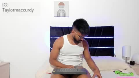 taylormaccurdy_ online show from 01-06-26, 02:10