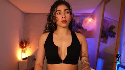 taylormichell online show from 11-30-25, 08:35