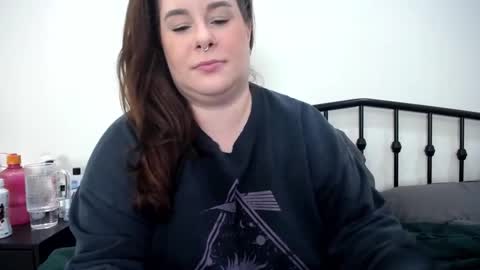 Snapshot of taylormichaels87 chatting on 12-01-25, 10:04 Taylor Michaels online show from 12-01-25, 10:04