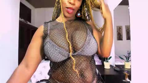 Snapshot of taylorslims chatting on 02-11-26, 02:33 taylorslims online show from 02-11-26, 02:33