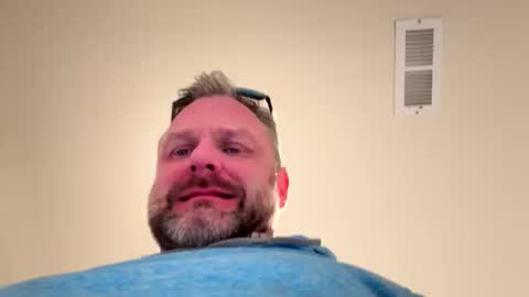 Tbiz82 online show from 11-26-25, 04:24