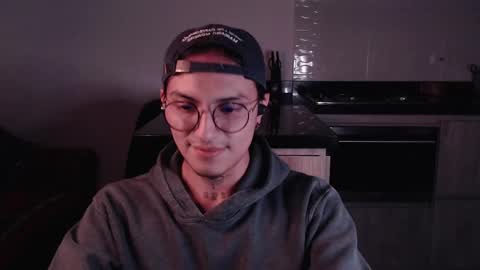 Snapshot of te0__0 chatting on 02-19-25, 02:55 Teo independent model online show from 02-19-25, 02:55