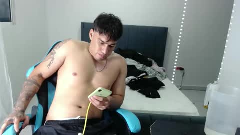 Snapshot of team23hot0 chatting on 09-10-25, 03:39 team23hot0 online show from 09-10-25, 03:39