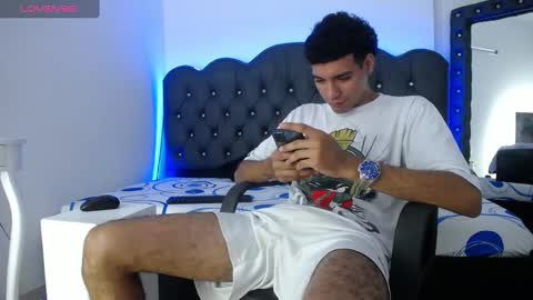 Snapshot of teamporn_18 chatting on 12-04-24, 02:26 Danger online show from 12-04-24, 02:26