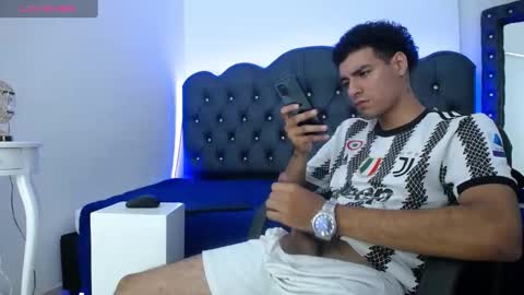 Snapshot of teamporn_18 chatting on 12-06-24, 05:22 Danger online show from 12-06-24, 05:22