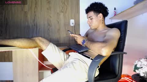 Snapshot of teamporn_18 chatting on 01-08-25, 07:13 Danger online show from 01-08-25, 07:13