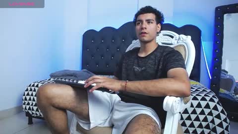 Snapshot of teamporn_18 chatting on 01-17-25, 04:36 Danger online show from 01-17-25, 04:36