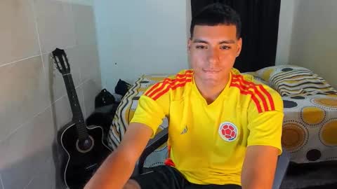 Snapshot of teamporn_18 chatting on 09-13-25, 07:19 Danger online show from 09-13-25, 07:19