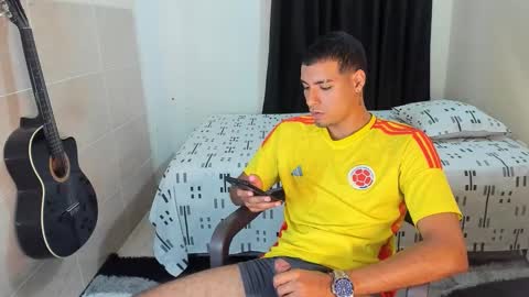 Snapshot of teamporn_18 chatting on 10-15-25, 05:07 Danger online show from 10-15-25, 05:07