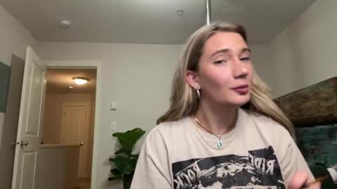 Katy online show from 10-24-25, 02:52