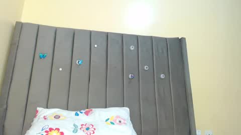 queen online show from 02-11-25, 10:59