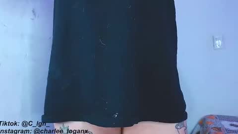 Charlee He online show from 01-05-25, 01:24