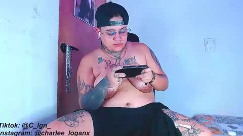 Charlee He online show from 02-13-25, 04:22