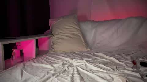 Snapshot of technoelf chatting on 01-12-25, 03:46 Mary X TechnoElfff INST fansly kissmary online show from 01-12-25, 03:46