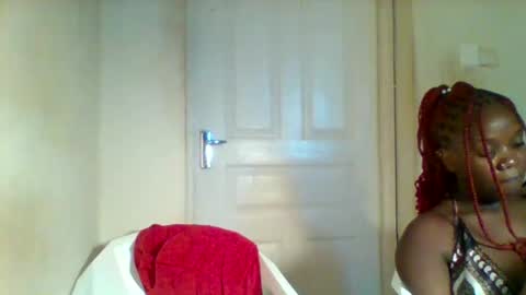 Snapshot of tee_kaicy chatting on 12-31-24, 01:41 kaicy online show from 12-31-24, 01:41