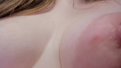 Snapshot of teeencutee chatting on 02-08-25, 09:13 Monika --------------2  stream 700 GMT day online show from 02-08-25, 09:13