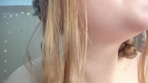 Snapshot of teeencutee chatting on 02-09-25, 08:11 Monika --------------2  stream 700 GMT day online show from 02-09-25, 08:11