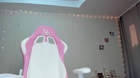 Snapshot of teeencutee chatting on 02-17-25, 08:30 Monika --------------2  stream 700 GMT day online show from 02-17-25, 08:30