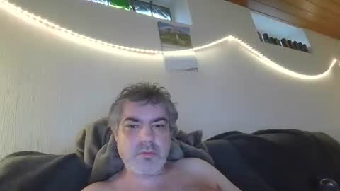 Peter online show from 11-24-25, 07:52