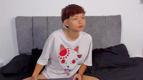 Snapshot of tefi_meow_ chatting on 02-27-26, 01:11 Estefani online show from 02-27-26, 01:11