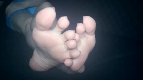 Viv West online show from 11-13-25, 04:33