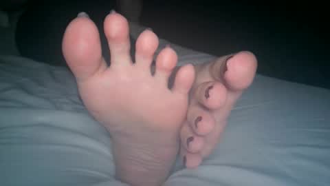 Viv West online show from 11-20-25, 05:07