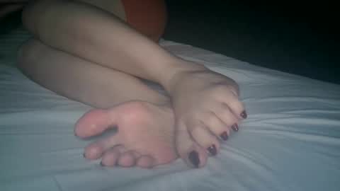 Viv West online show from 11-22-25, 04:22