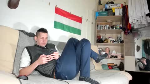 Virg Lszl online show from 01-18-26, 04:44