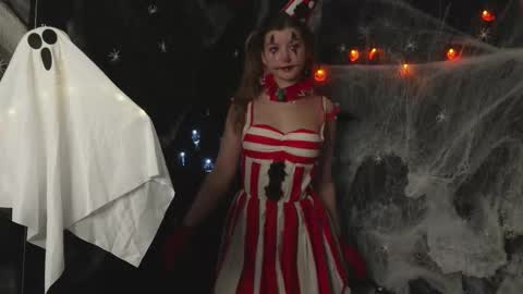 Snapshot of temperaturka chatting on 10-24-25, 03:58 Sarah     online show from 10-24-25, 03:58