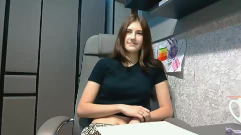 Alice online show from 10-10-25, 05:06