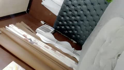 Snapshot of temptationofsex chatting on 12-14-24, 12:55 EVA GLASSCOTT online show from 12-14-24, 12:55